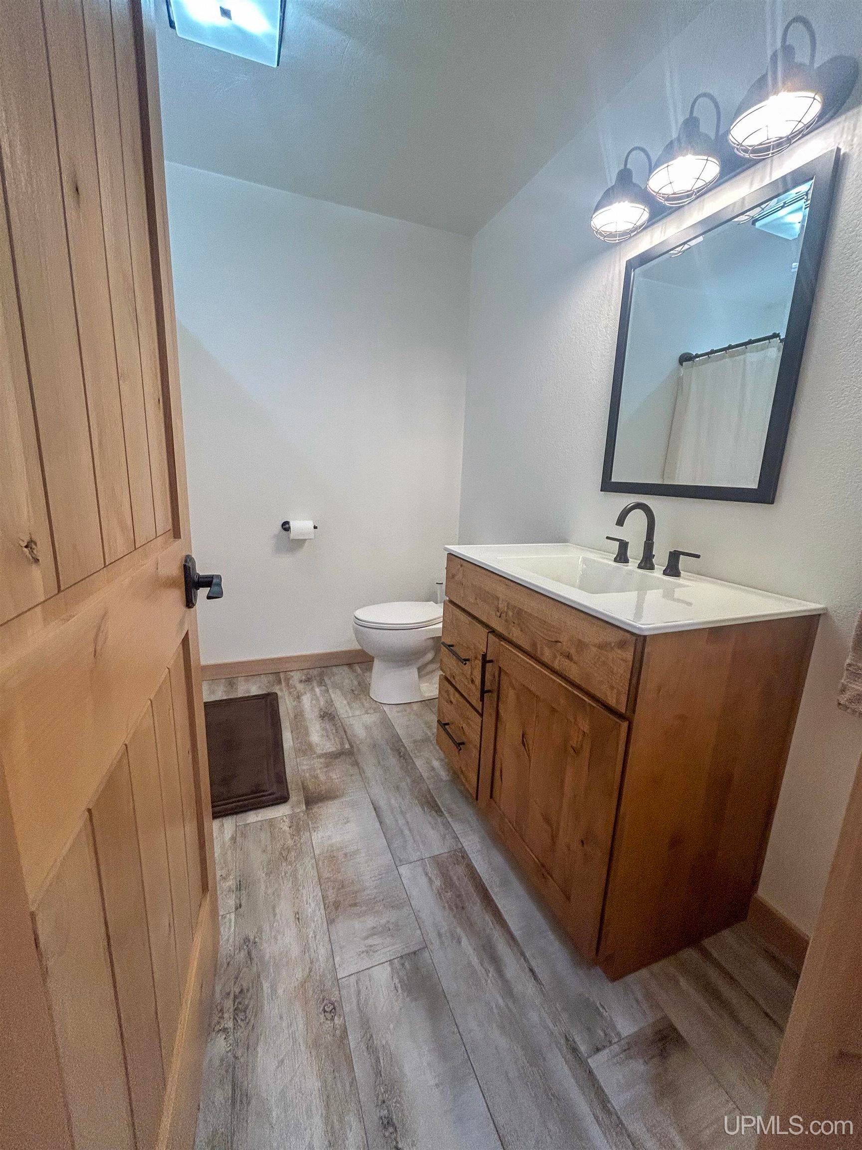 E10409 E Munising Ave, Munising, MI, 49862, USA, 3 Bedrooms Bedrooms, ,3 BathroomsBathrooms,Residential,Active,E10409 E Munising Ave,50209573