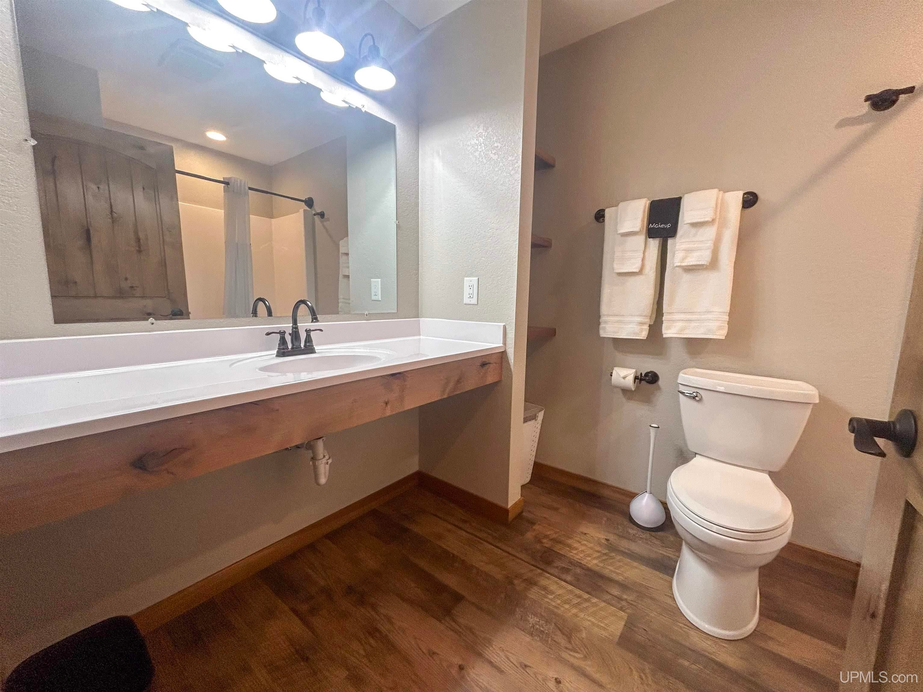 E10409 E Munising Ave, Munising, MI, 49862, USA, 3 Bedrooms Bedrooms, ,3 BathroomsBathrooms,Residential,Active,E10409 E Munising Ave,50209573