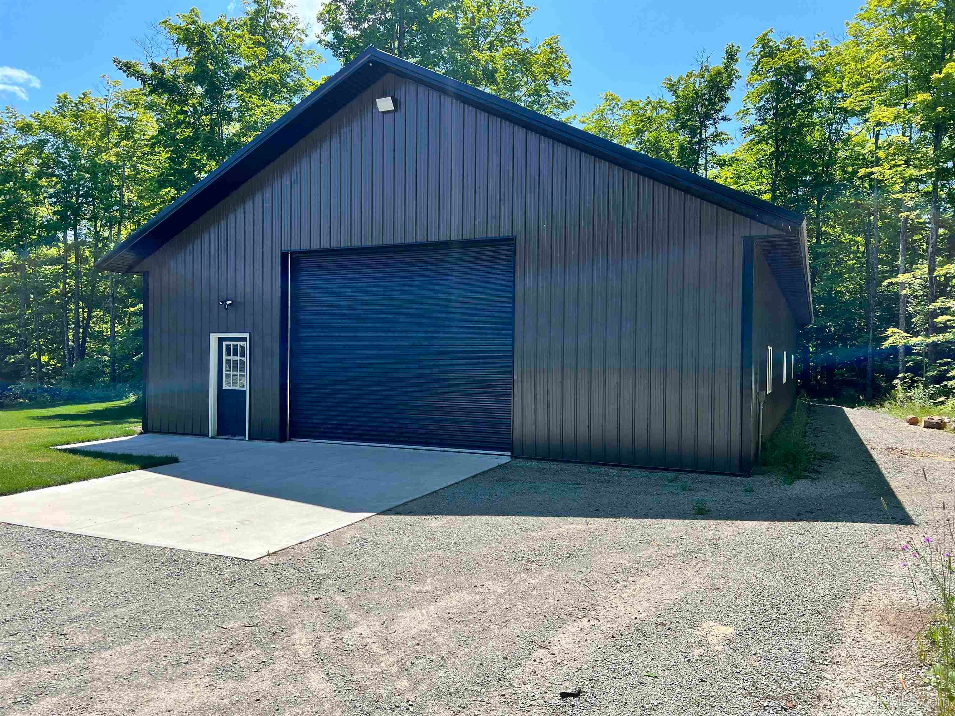 E10409 E Munising Ave, Munising, MI, 49862, USA, 3 Bedrooms Bedrooms, ,3 BathroomsBathrooms,Residential,Active,E10409 E Munising Ave,50209573