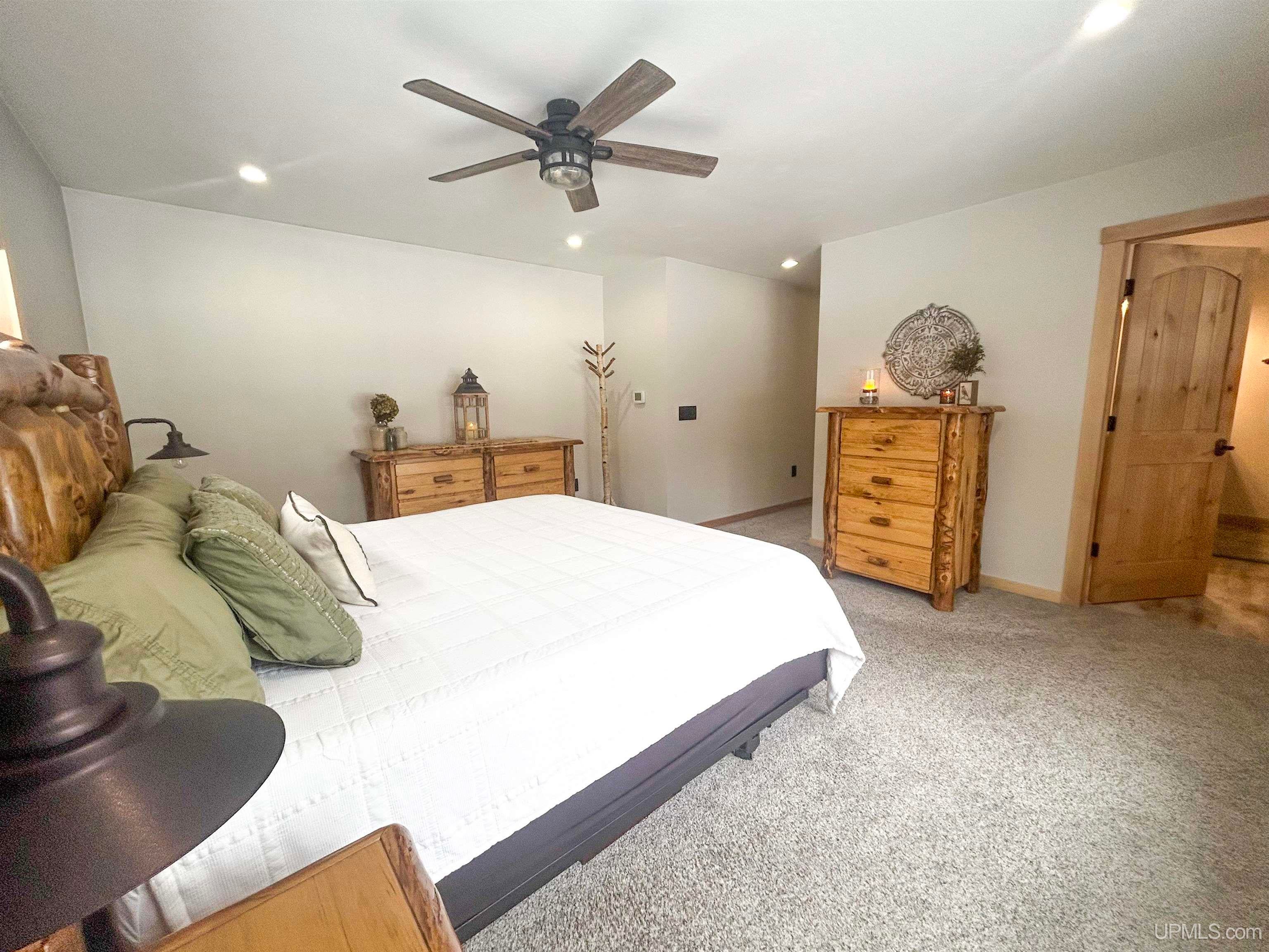 E10409 E Munising Ave, Munising, MI, 49862, USA, 3 Bedrooms Bedrooms, ,3 BathroomsBathrooms,Residential,Active,E10409 E Munising Ave,50209573