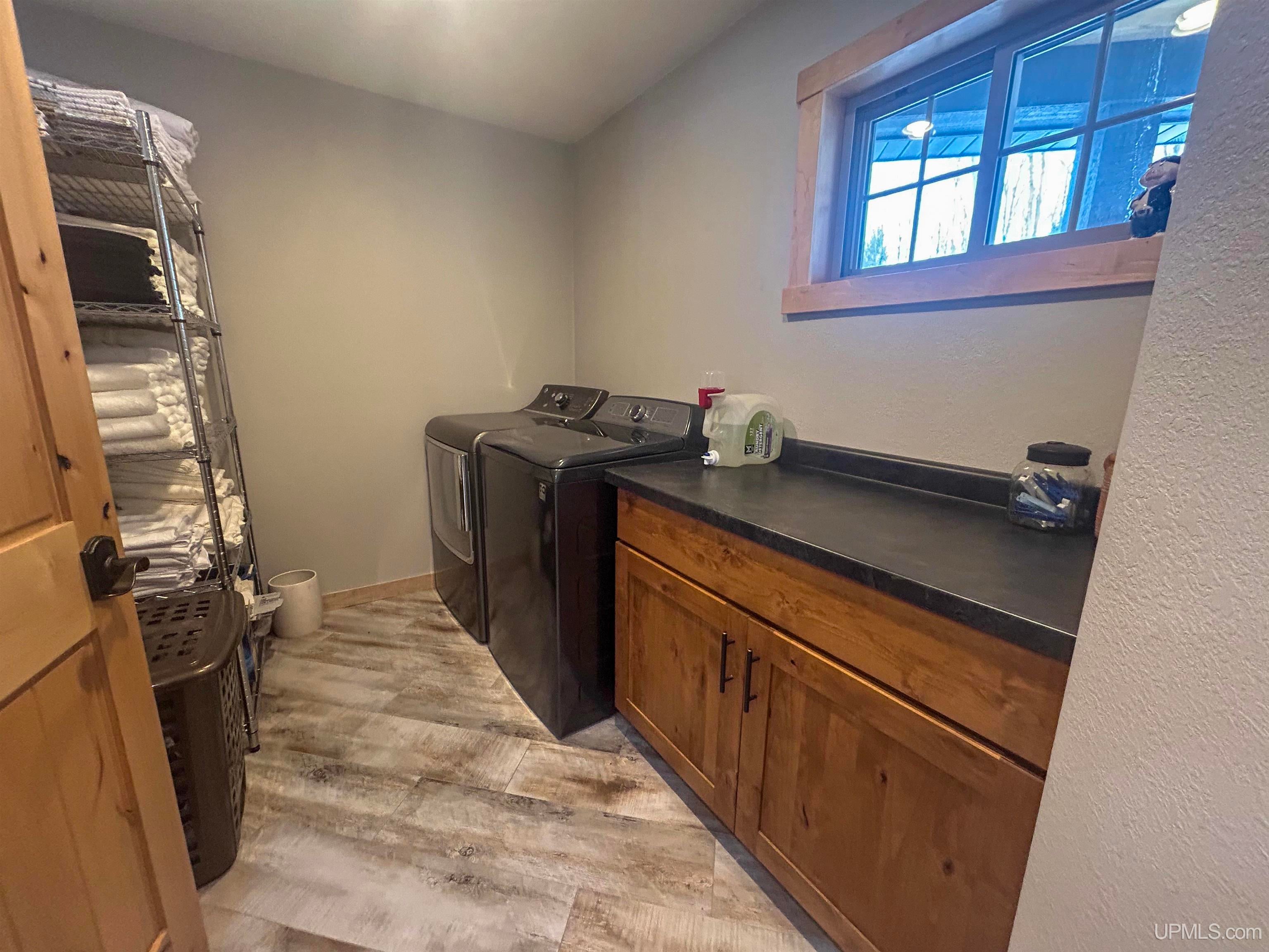 E10409 E Munising Ave, Munising, MI, 49862, USA, 3 Bedrooms Bedrooms, ,3 BathroomsBathrooms,Residential,Active,E10409 E Munising Ave,50209573
