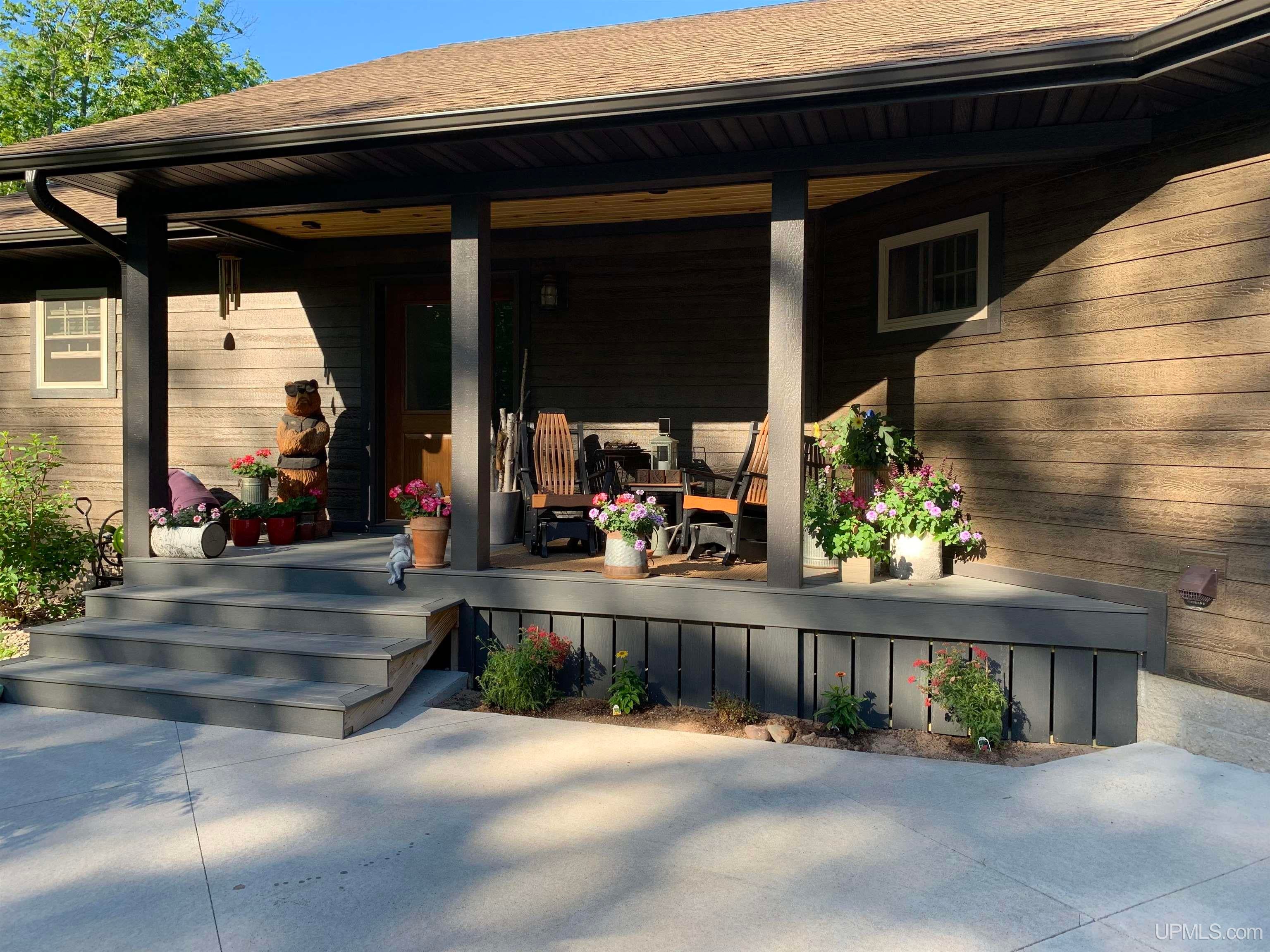 E10409 E Munising Ave, Munising, MI, 49862, USA, 3 Bedrooms Bedrooms, ,3 BathroomsBathrooms,Residential,Active,E10409 E Munising Ave,50209573