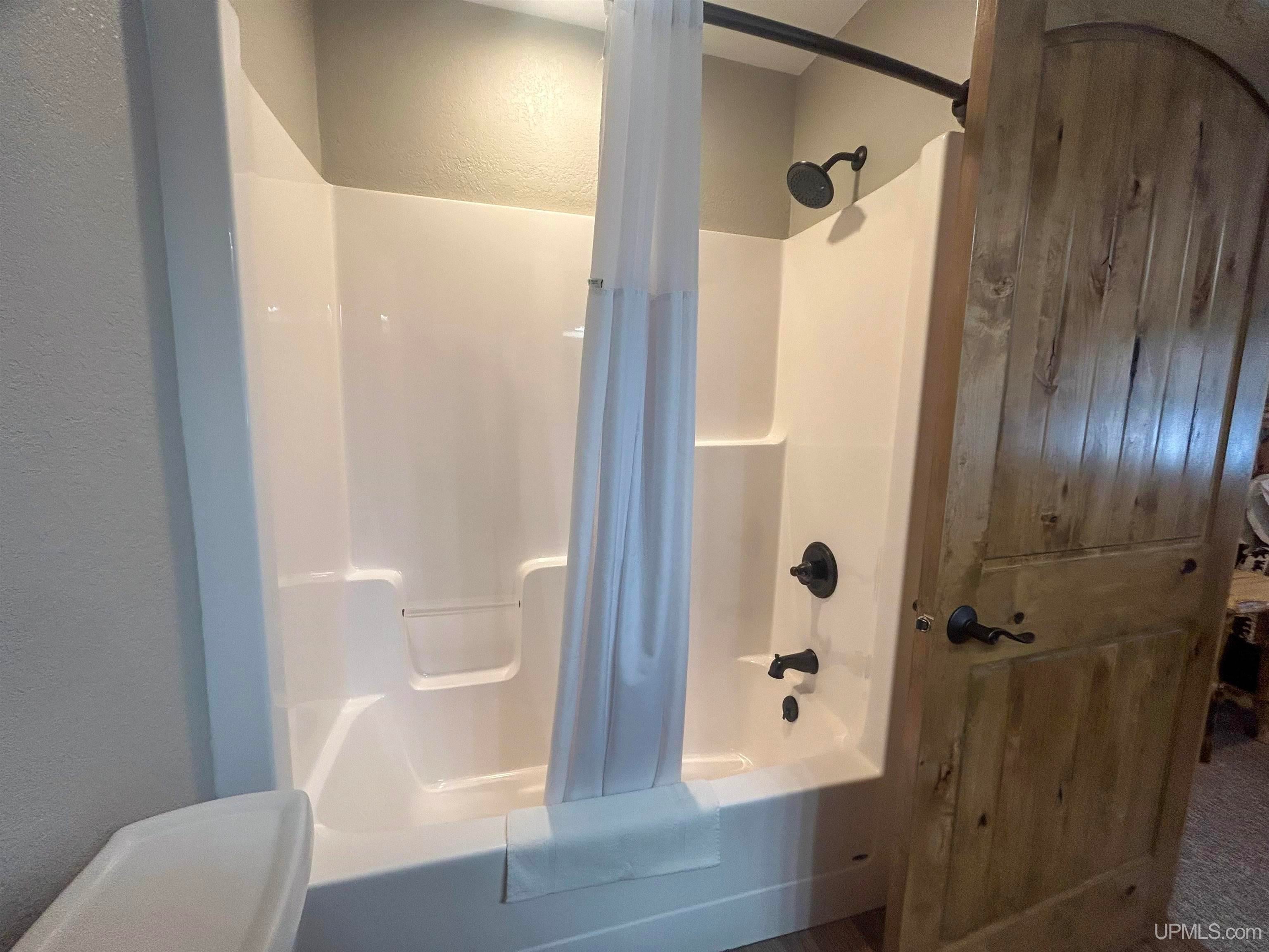 E10409 E Munising Ave, Munising, MI, 49862, USA, 3 Bedrooms Bedrooms, ,3 BathroomsBathrooms,Residential,Active,E10409 E Munising Ave,50209573