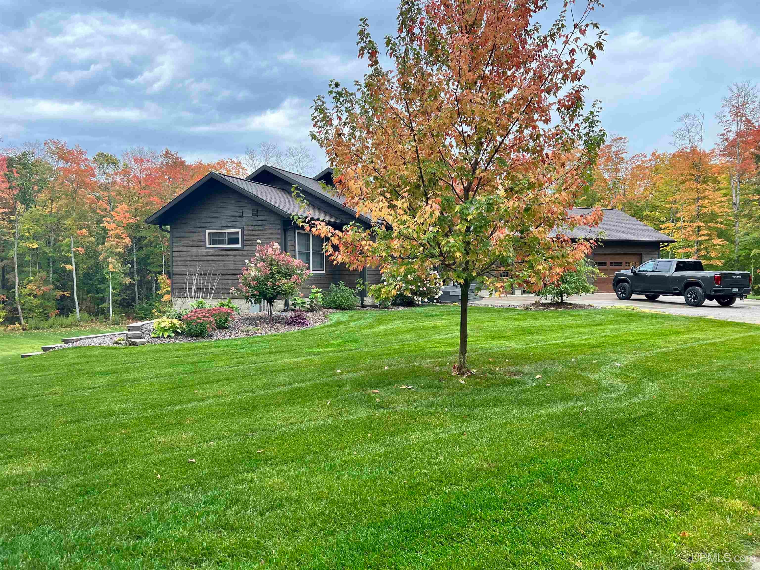 E10409 E Munising Ave, Munising, MI, 49862, USA, 3 Bedrooms Bedrooms, ,3 BathroomsBathrooms,Residential,Active,E10409 E Munising Ave,50209573