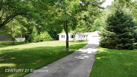 Photo of 10293 Carr Road, Saint Charles, MI 48655 (MLS # 50199071)