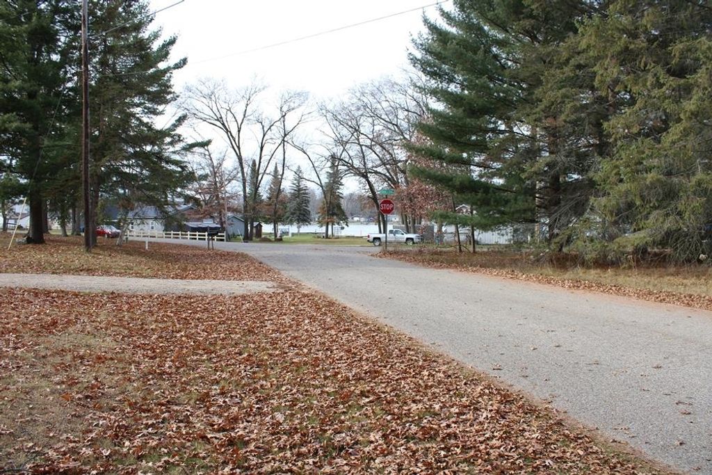 Photo of 6350 ROBIN Drive, Harrison, MI 48625 (MLS # 50194997)