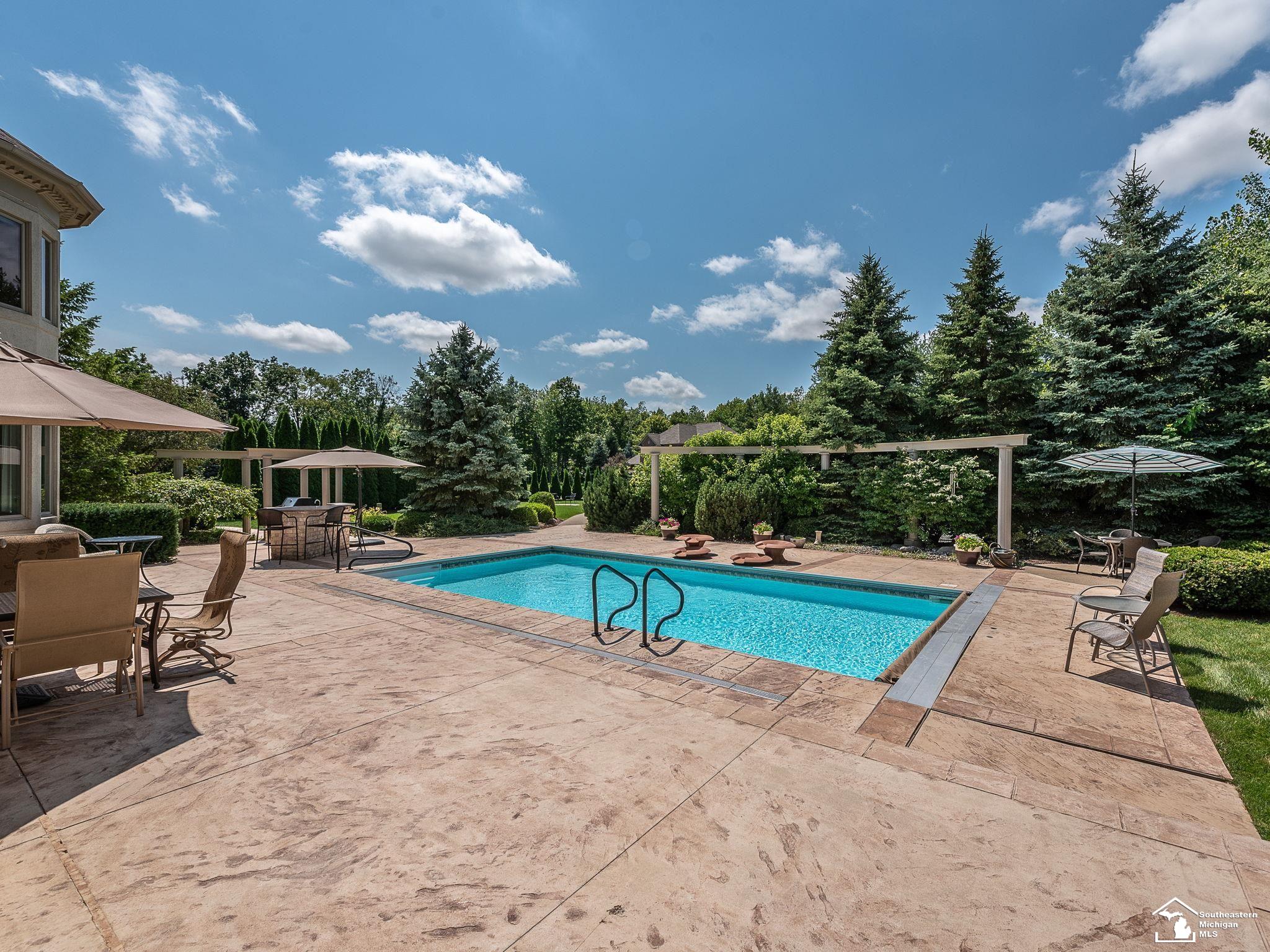 Monroe, Michigan 48161, United States, 7 Bedrooms Bedrooms, ,8 BathroomsBathrooms,Residential,Active,50900