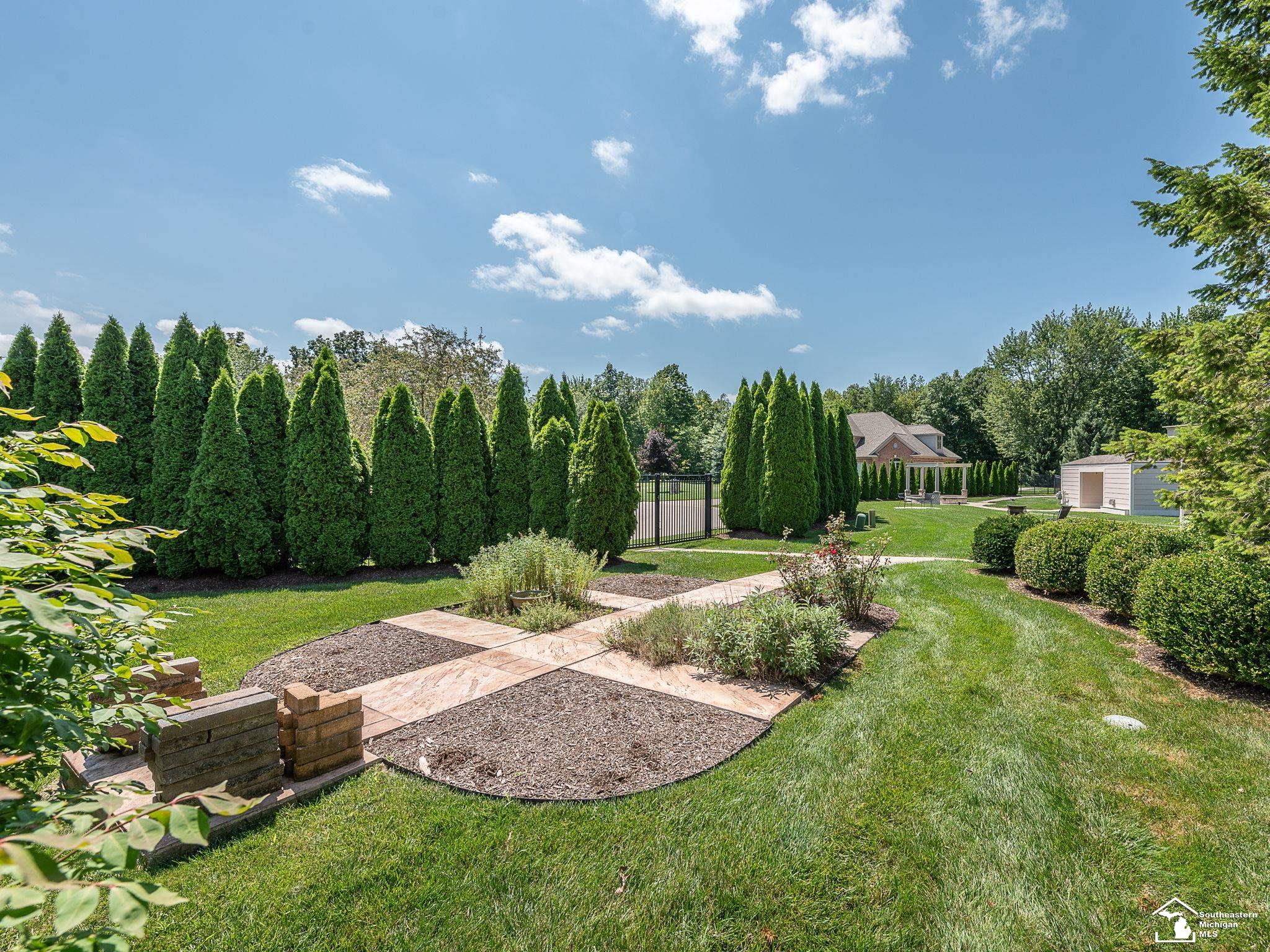 Monroe, Michigan 48161, United States, 7 Bedrooms Bedrooms, ,8 BathroomsBathrooms,Residential,Active,50900