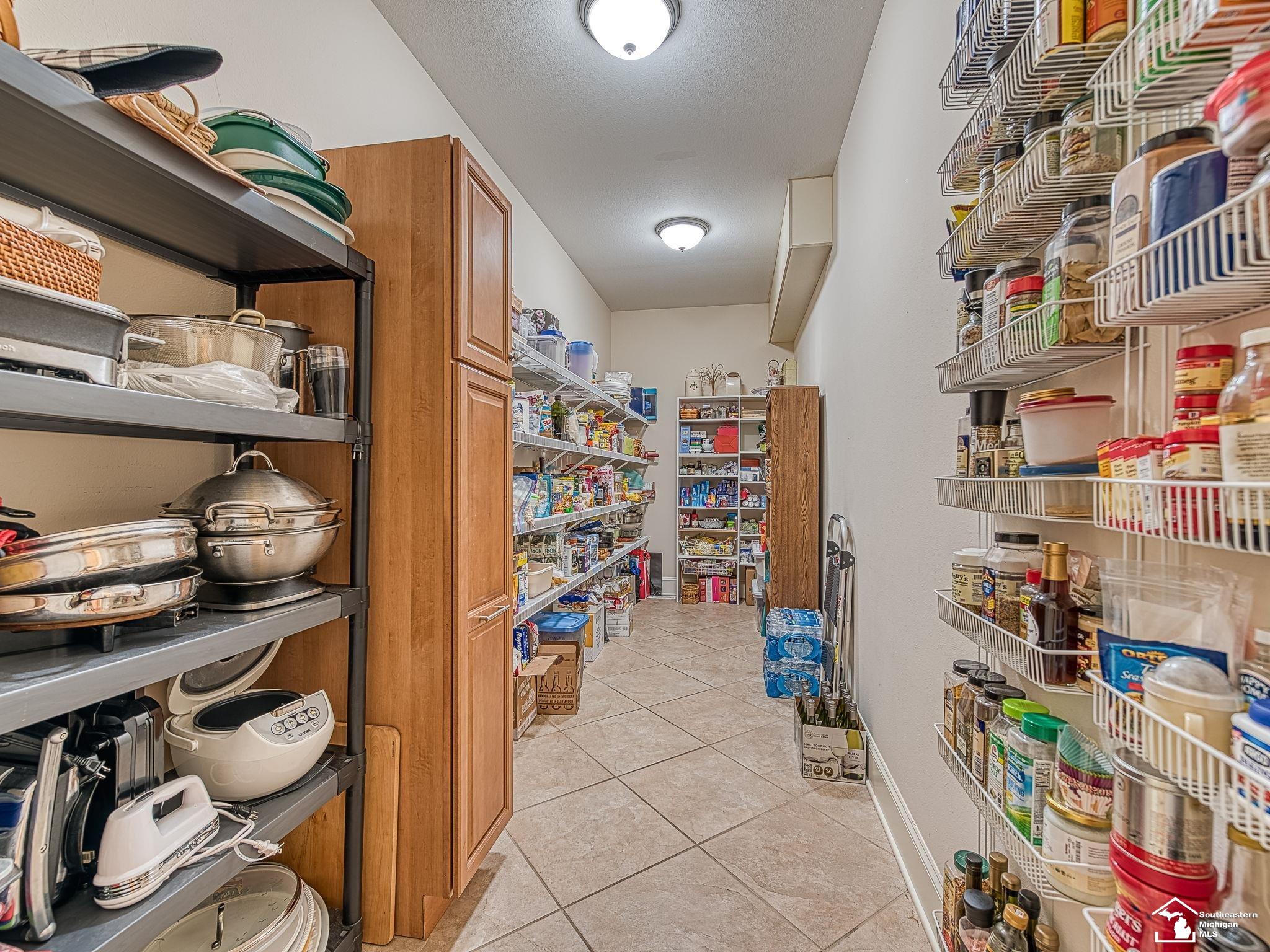 Monroe, Michigan 48161, United States, 7 Bedrooms Bedrooms, ,8 BathroomsBathrooms,Residential,Active,50900