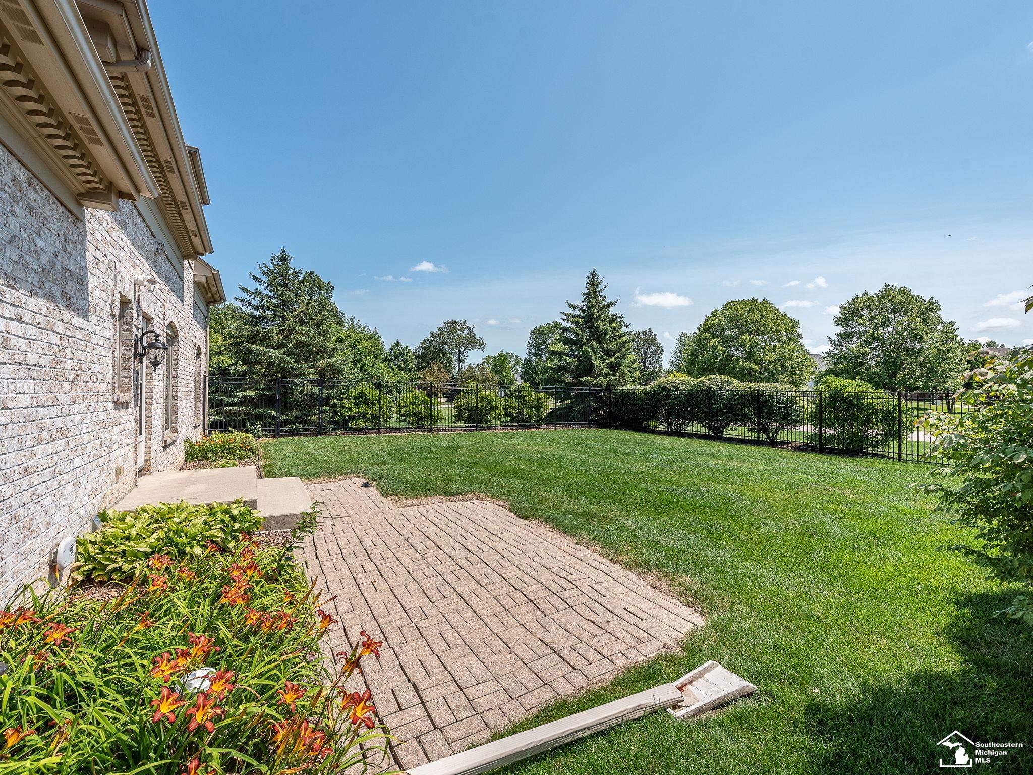 Monroe, Michigan 48161, United States, 7 Bedrooms Bedrooms, ,8 BathroomsBathrooms,Residential,Active,50900