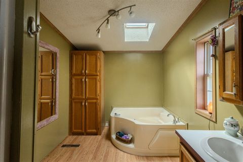 Photo of 5400 E S Avenue, Vicksburg, MI 49097 (MLS # 70526458)