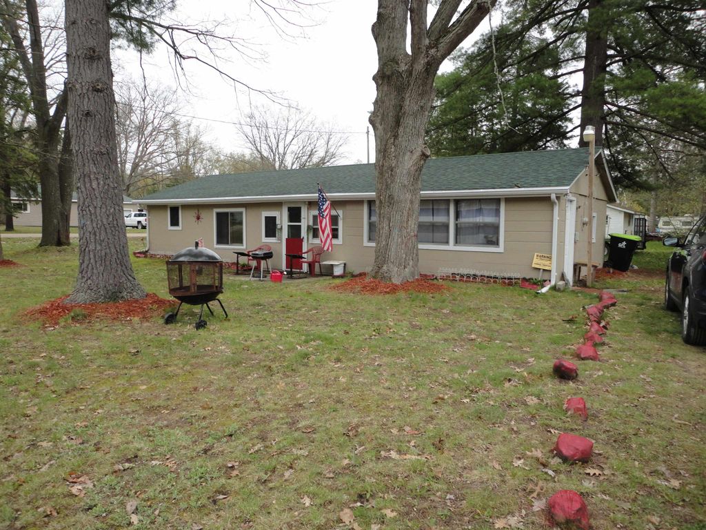 Photo of 102 north Street, Lake, MI 48632 (MLS # 50207517)