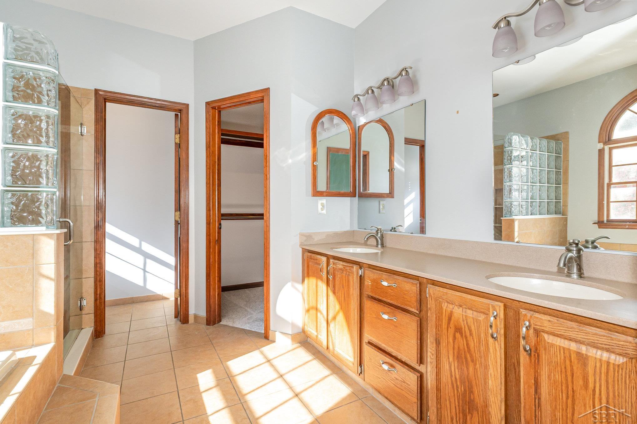 Saginaw, Michigan 48603, United States, 4 Bedrooms Bedrooms, ,3 BathroomsBathrooms,Residential,Active,235285