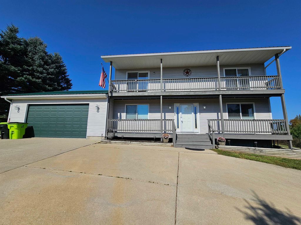 Photo of 2454 Cambridge Way, Gladwin, MI 48624 (MLS # 50202560)