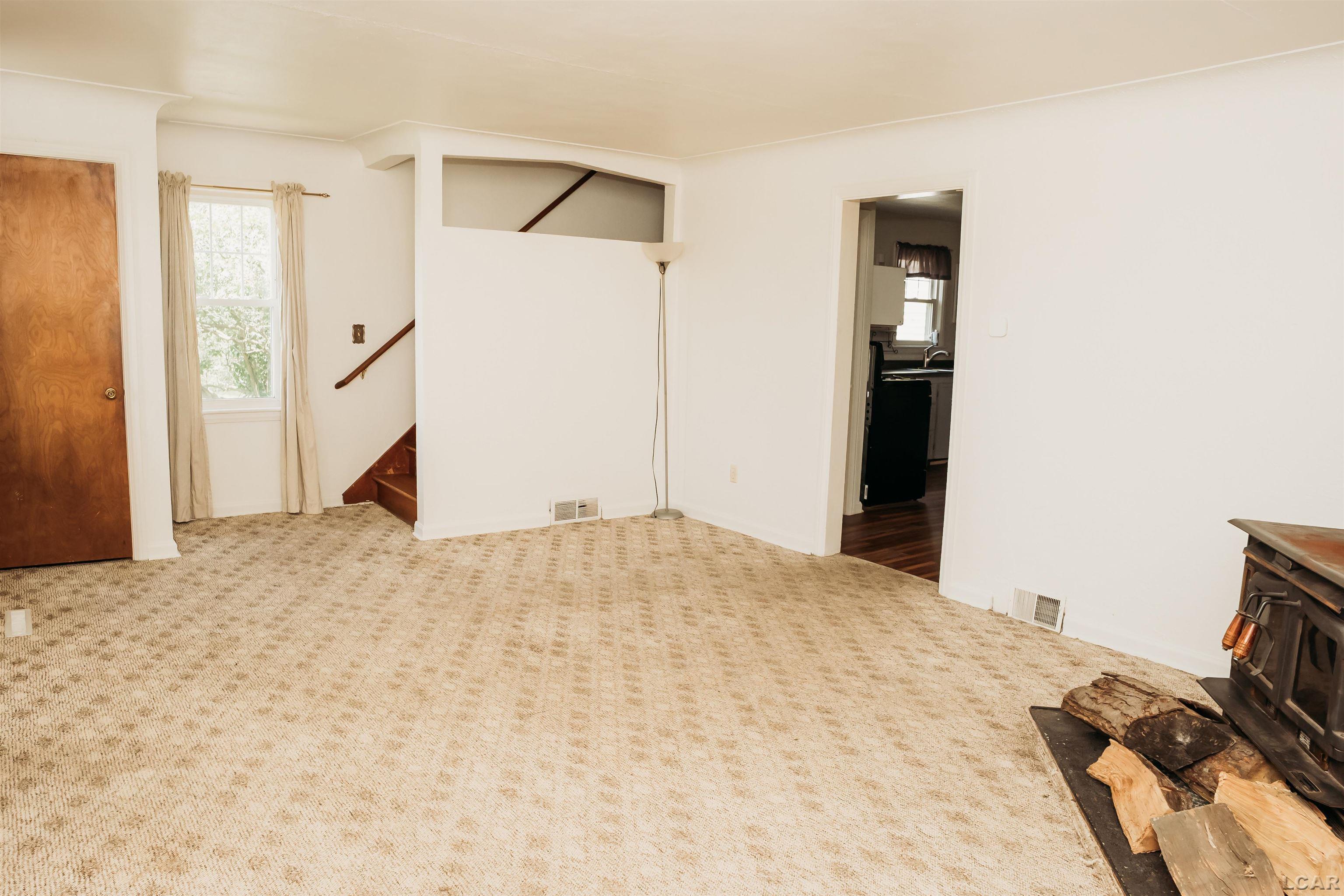 8667 Thompson Highway