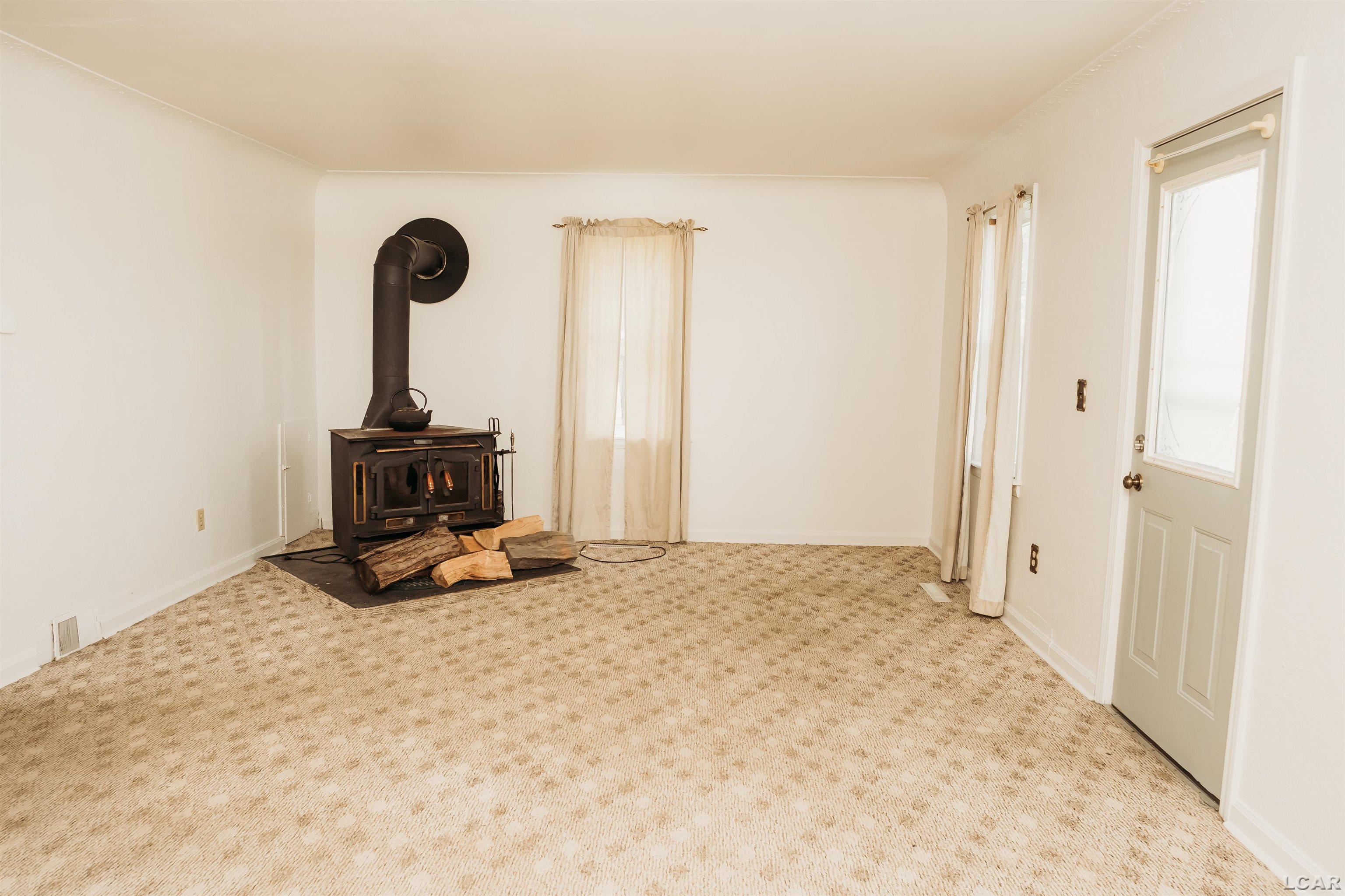 8667 Thompson Highway