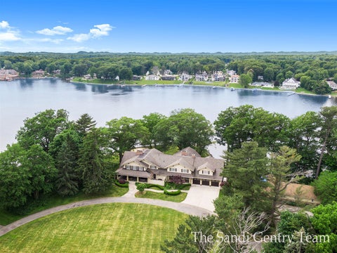 Photo of 18635 N Fruitport Road, Spring Lake, MI 49456 (MLS # 70431434)