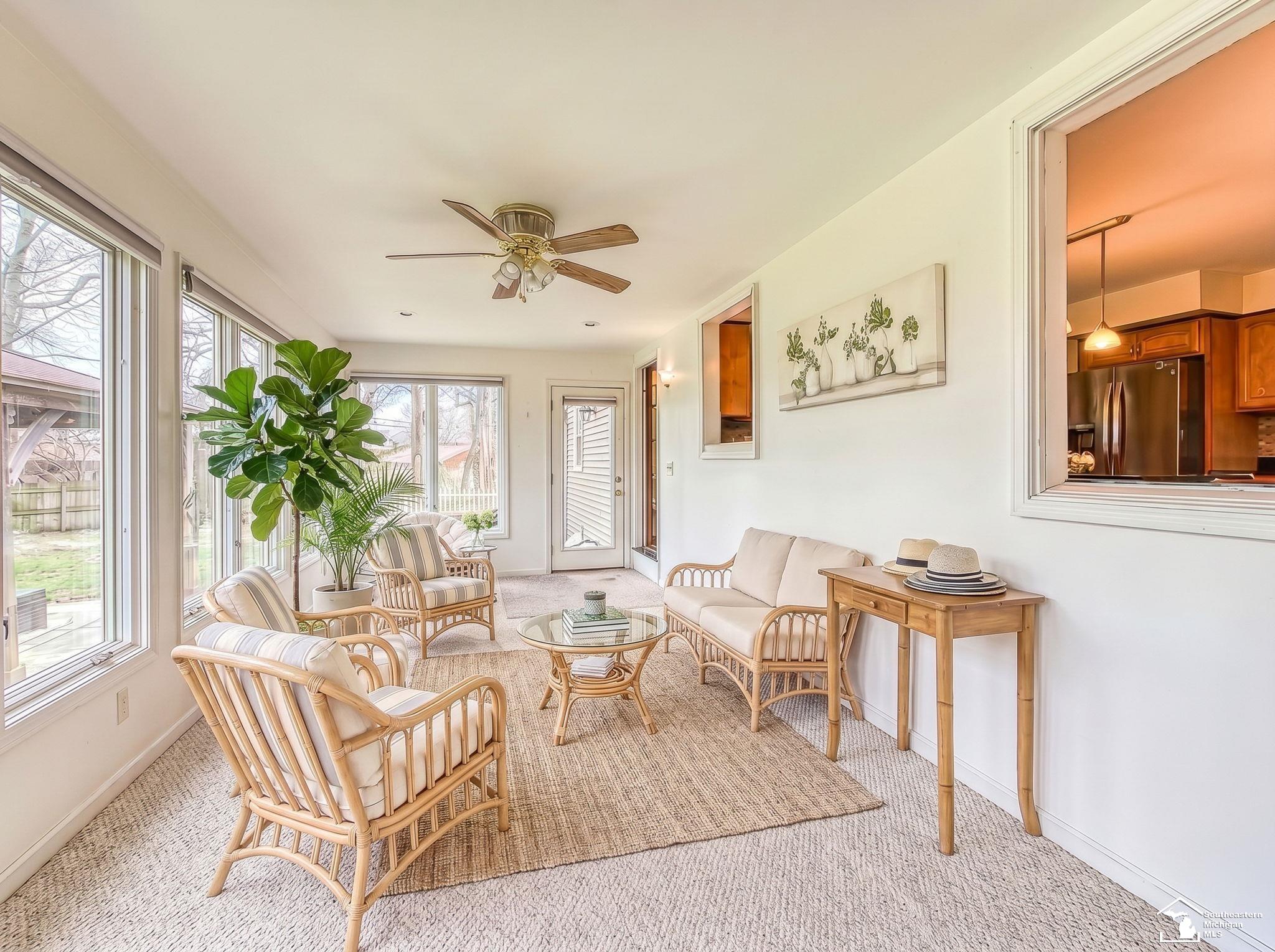 1060 Hollywood Drive