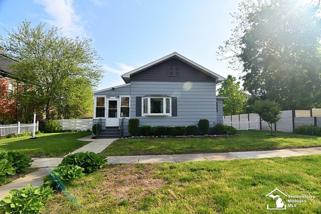 317 E 5th Street