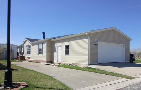 13617 Orchard View Street Carleton MI 48117