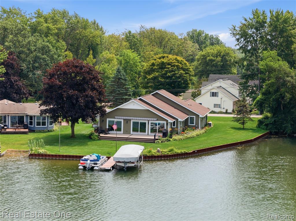 2939 Tamarack Lake Drive