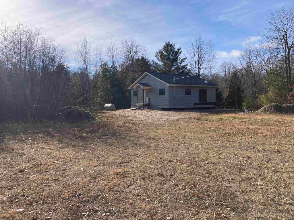Photo of 841 Grass Lake Road, Gladwin, MI 48624 (MLS # 50194844)