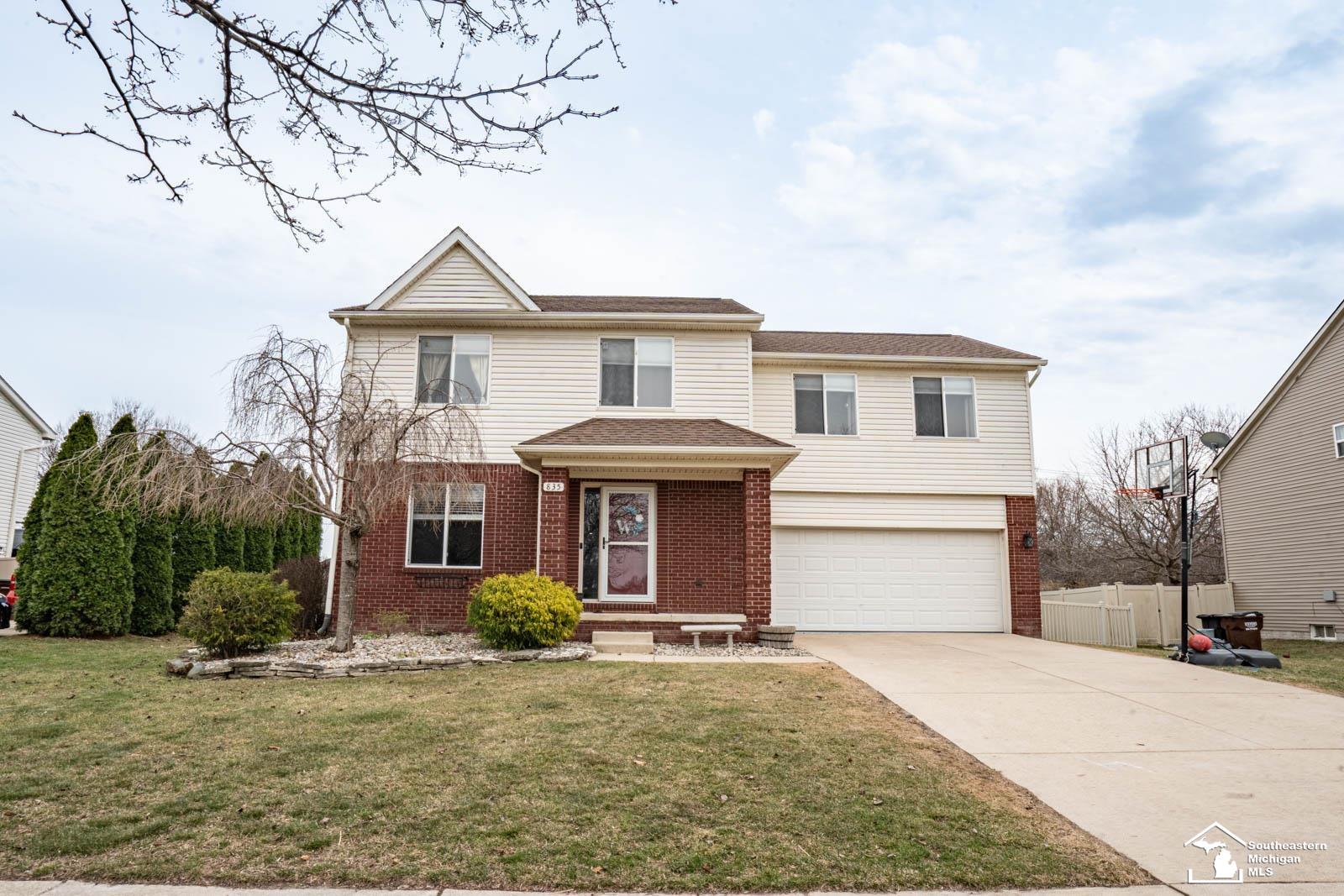 835 Golf Ridge Circle