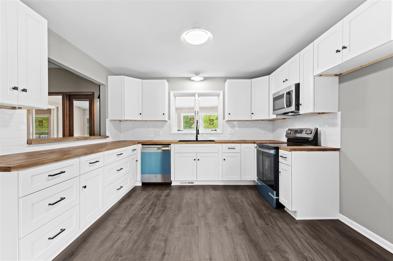 6886 Stockport Drive