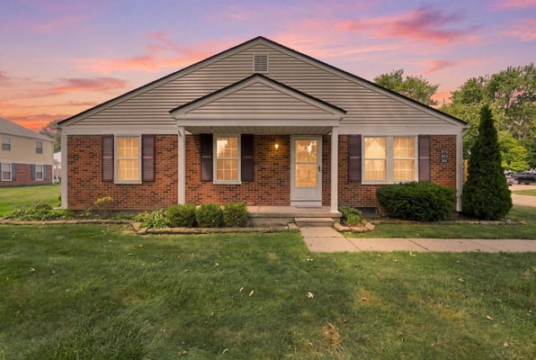 24729 MEADOW CREEK DR, HARRISON TOWNSHIP, MI 48045 - Image 86ca42a841d5cd2d8da2ad60a9f2d283/451861764