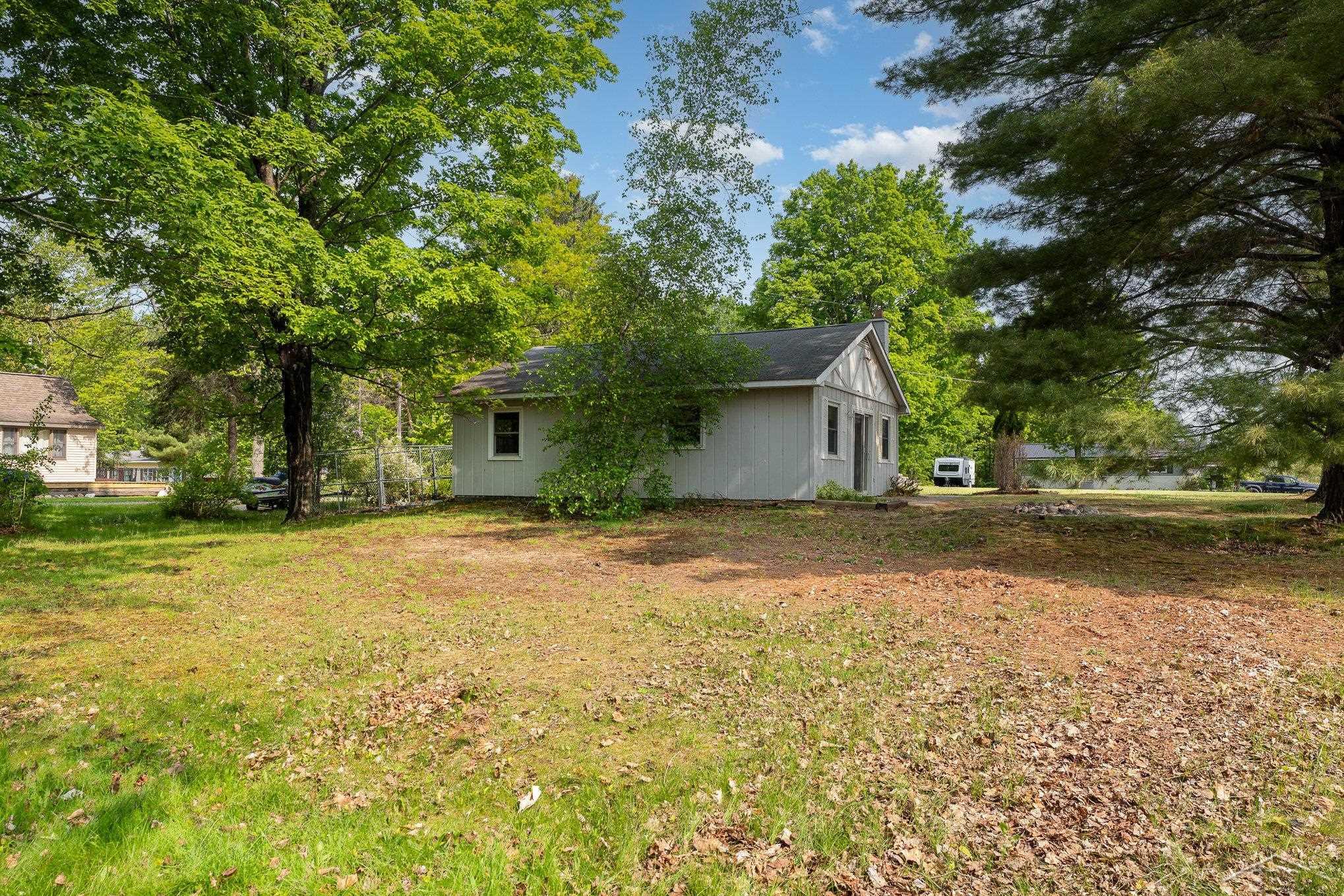 Cadillac, Michigan 49601, United States, 2 Bedrooms Bedrooms, ,1 BathroomBathrooms,Residential,Pending,192861