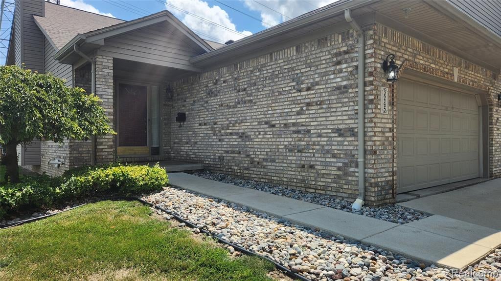 3245 Justin Drive