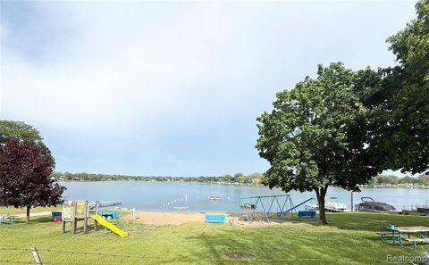 Photo of 7226 Garvin, Waterford, MI 48329 (MLS # 60991106)