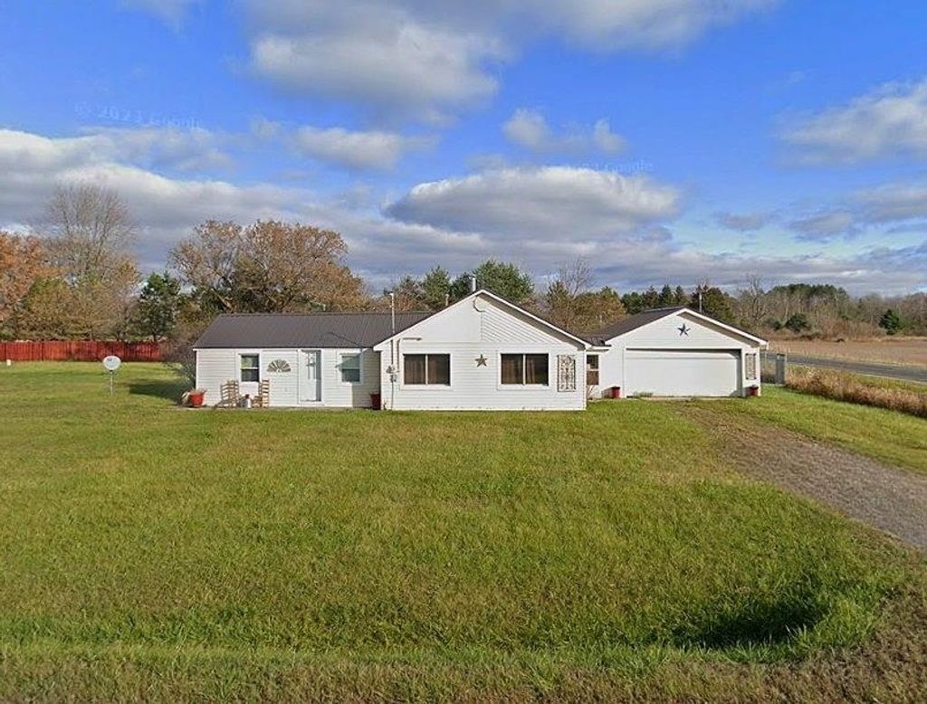 Photo of 2025 S M-30 Highway, Gladwin, MI 48624 (MLS # 50197201)