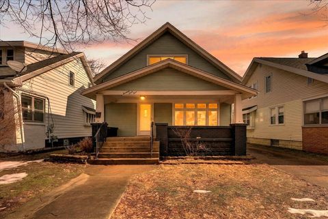 Photo of 1444 Tamarack Avenue, Grand Rapids, MI 49504 (MLS # 70516094)