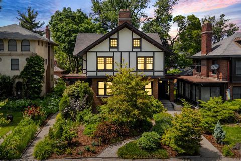 Photo of 728 Longfellow Street, Detroit, MI 48202 (MLS # 70537505)