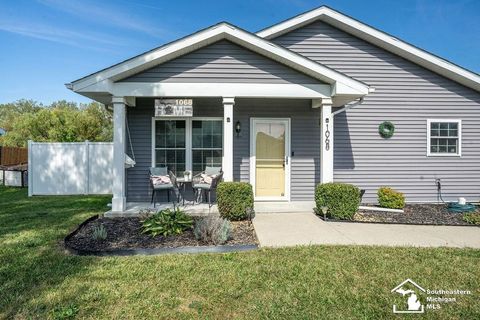 1068 Summer Grove Lane Monroe MI 48162