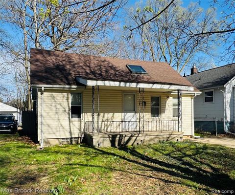 Photo of 510 Stratford Road, Ferndale, MI 48220 (MLS # 60985189)