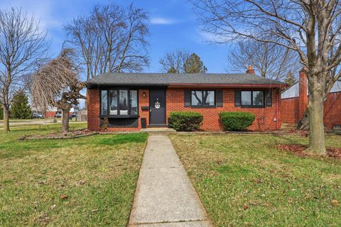 Photo of 12821 Whitfield Drive, Sterling Heights, MI 48312 (MLS # 50203202)