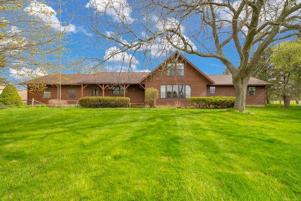 5800 DECKERVILLE RD, DECKERVILLE, MI 48427 - Image 892d044eda40d93d61cd24355eab1431/394864321