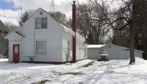 Photo of 206 E Wayne Street, Dowagiac, MI 49047 (MLS # 70517125)