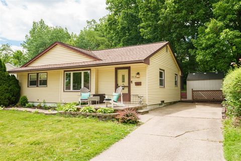 Photo of 717 Carbeck Drive, Ann Arbor, MI 48103 (MLS # 70541454)