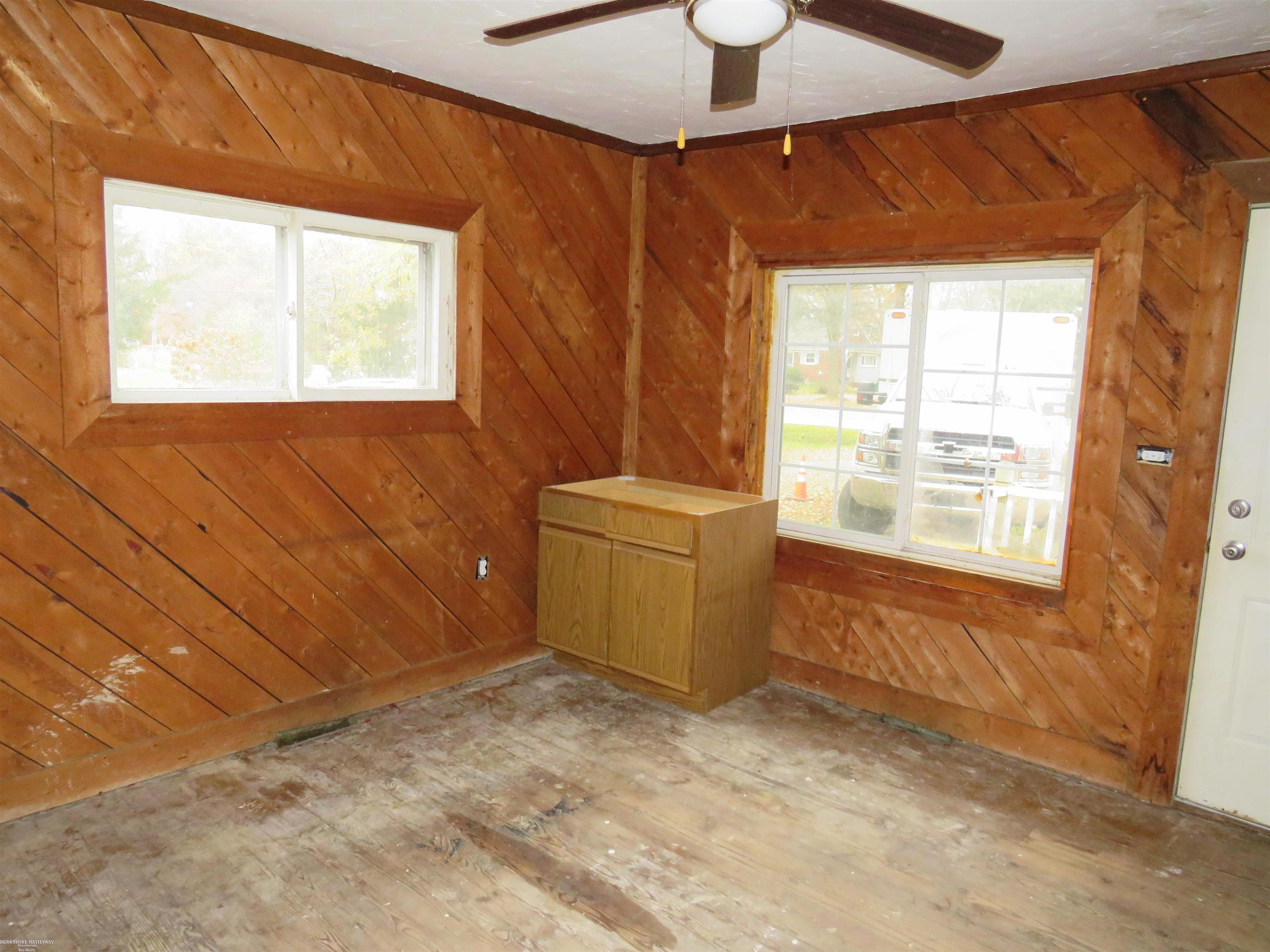 Macomb Twp, Michigan 48042, United States, 2 Bedrooms Bedrooms, ,1 BathroomBathrooms,Residential,Active,223049