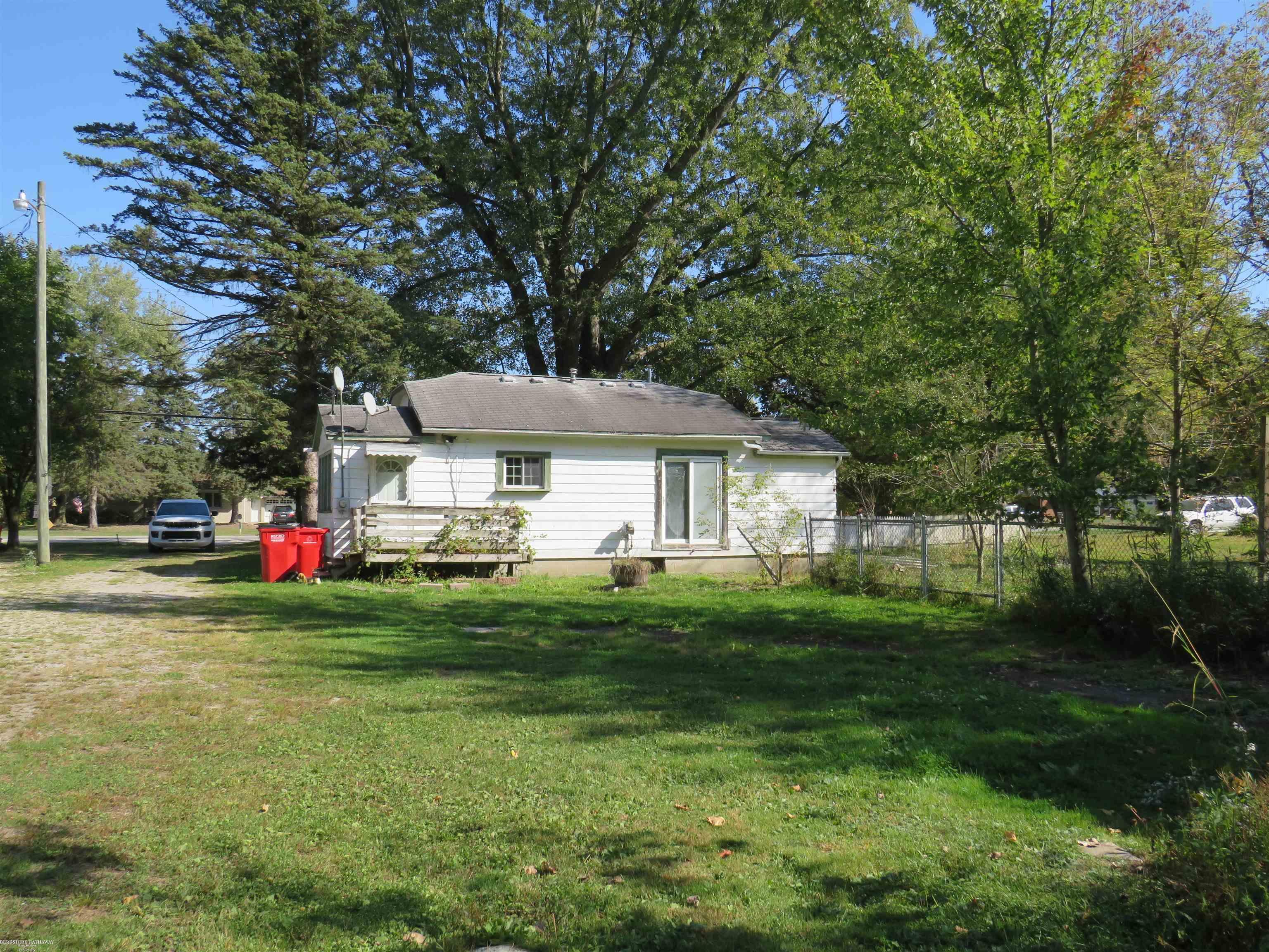 Macomb Twp, Michigan 48042, United States, 2 Bedrooms Bedrooms, ,1 BathroomBathrooms,Residential,Active,223049