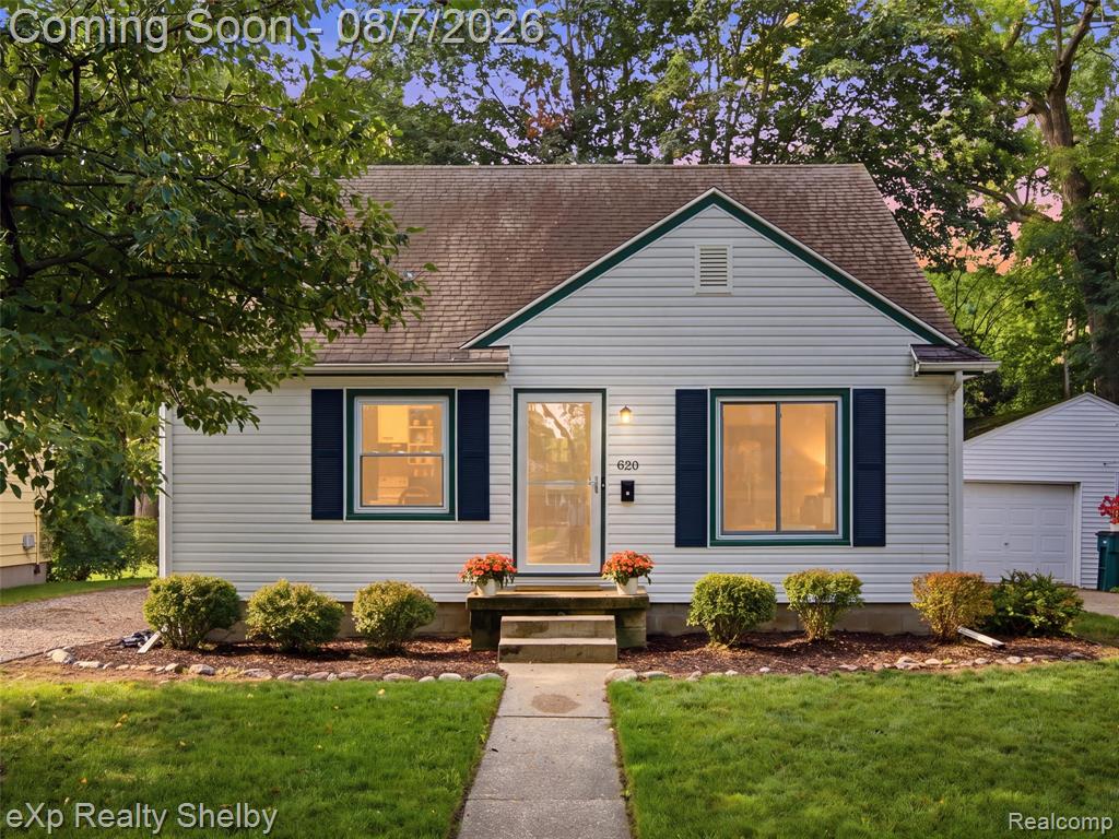 820 S Dexter Drive