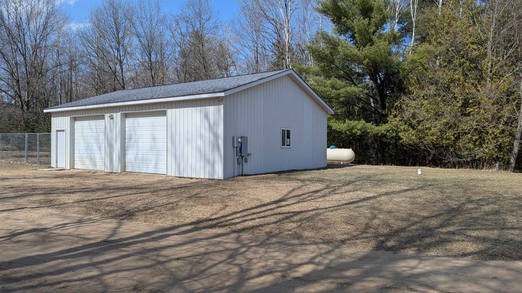 Photo of 9310 Gravel Ridge Drive, Farwell, MI 48622 (MLS # 50203307)