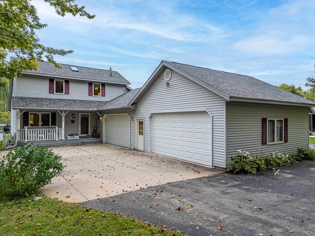Photo of 4636 W Salisbury Drive, Gladwin, MI 48624 (MLS # 50189555)