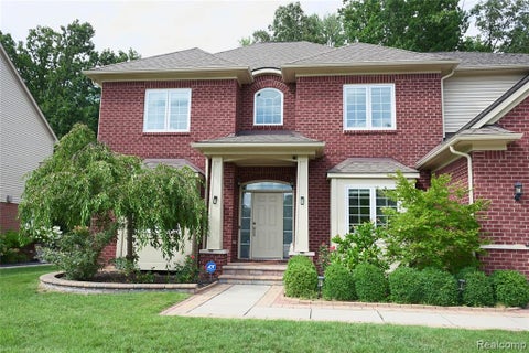 Photo of 1713 Maplewood Court, Troy, MI 48085 (MLS # 61031877)