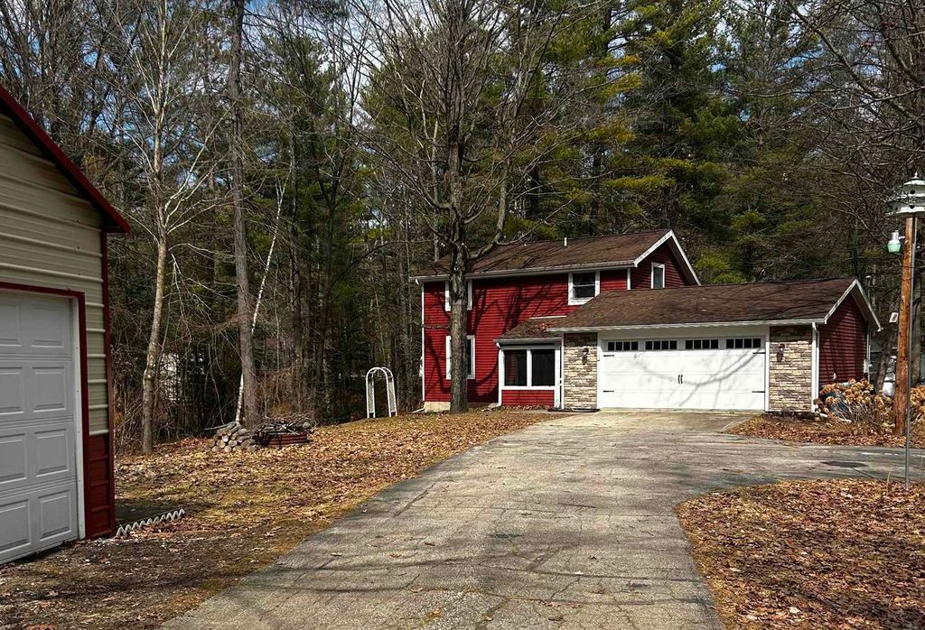 Photo of 47 W River Road, Gladwin, MI 48624 (MLS # 50202285)