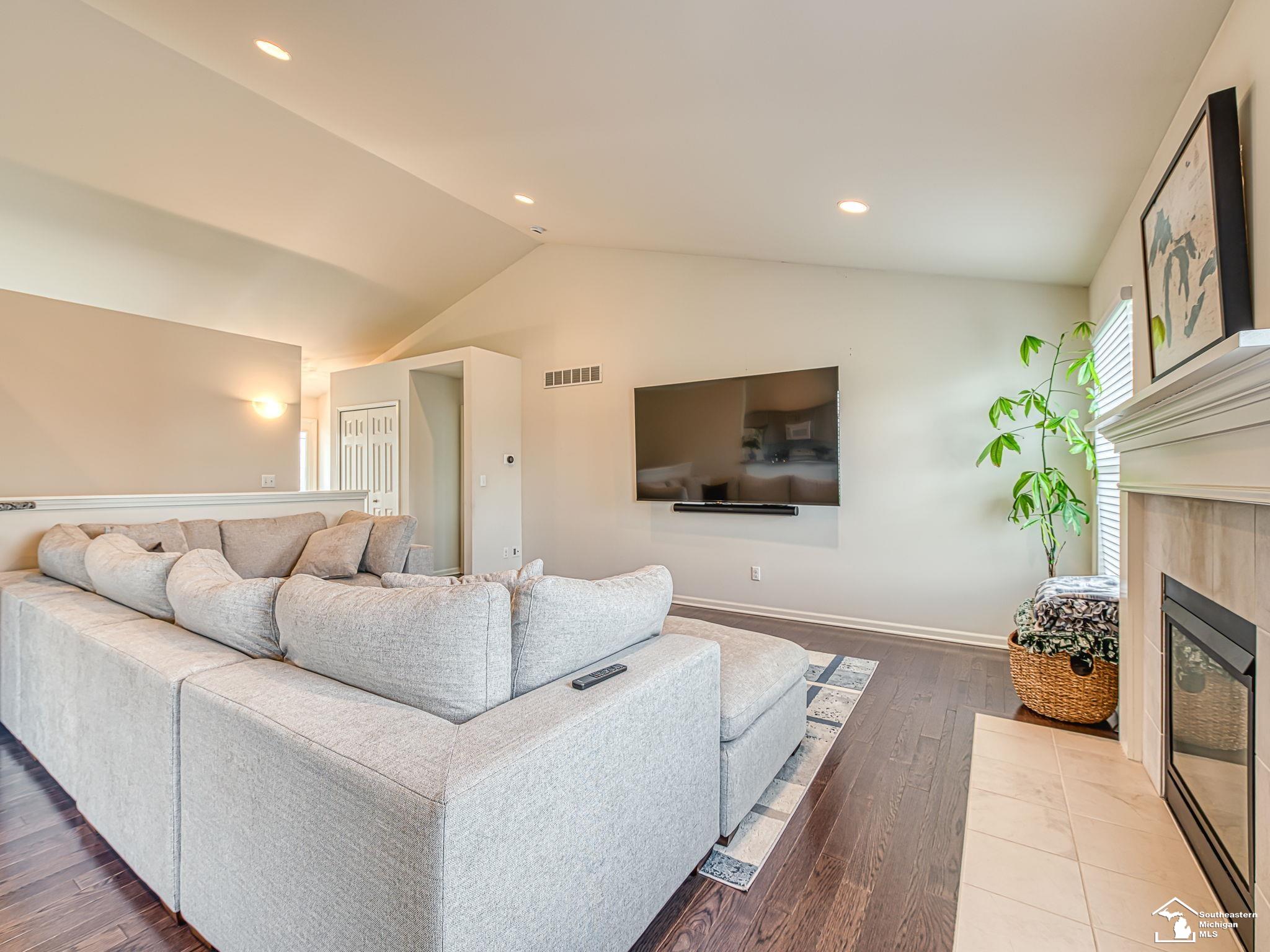 901 Plum Tree Circle