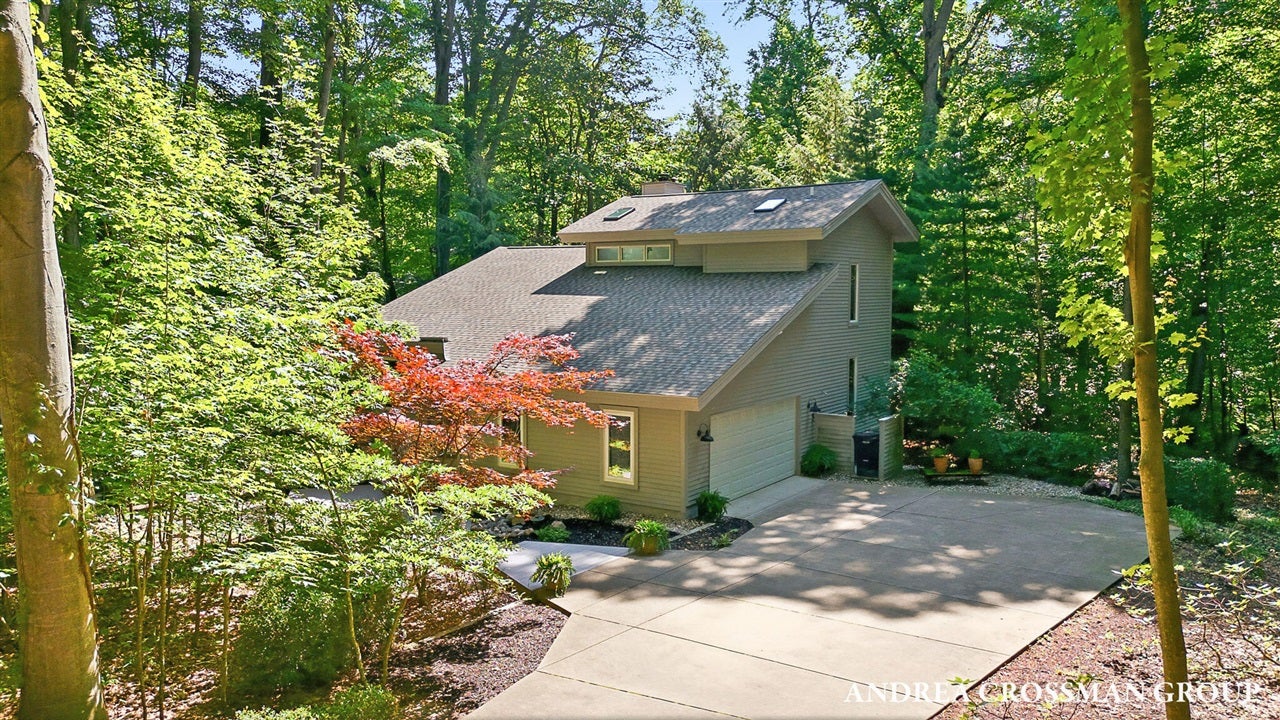 1215 Ash Drive